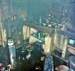 Fire in the house of Kamal Society | कमल सोसायटीमध्ये घराला आग Fire in the house of Kamal Society | कमल सोसायटीमध्ये घराला आग