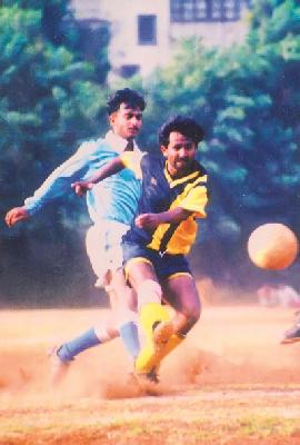 Evergreen footballer Rajendra Dalvi (junior) | सदाबहार फुटबॉलपटू राजेंद्र दळवी (ज्युनिअर)
