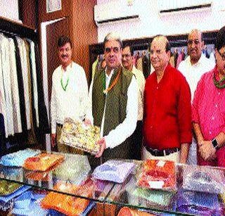 Increased employment generation by khadi sales centers | खादी विक्री केंद्रामुळे अधिकाधिक रोजगारनिर्मिती