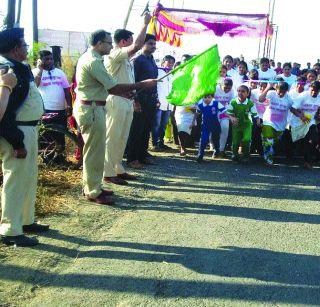 A great response to the marathon and health camp | मॅरेथॉन व आरोग्य शिबिराला उत्तम प्रतिसाद A great response to the marathon and health camp | मॅरेथॉन व आरोग्य शिबिराला उत्तम प्रतिसाद