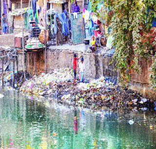 Drains and canals became the trap of death | नाले आणि कालवे बनले मृत्यूचे सापळे Drains and canals became the trap of death | नाले आणि कालवे बनले मृत्यूचे सापळे