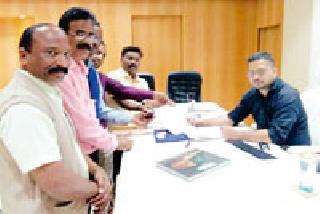 Online presence of students and self-government boycott | विद्यार्थ्यांच्या आॅनलाईन उपस्थिती व सेल्फीवर बहिष्कार Online presence of students and self-government boycott | विद्यार्थ्यांच्या आॅनलाईन उपस्थिती व सेल्फीवर बहिष्कार