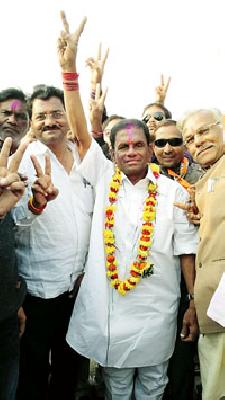 BJP's flagship in Gondia-Tirodi | गोंदिया-तिरोड्यात भाजपचा झेंडा