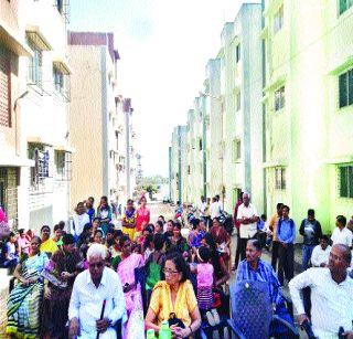 The unity of residents for water | पाण्यासाठी रहिवाशांची एकजूट The unity of residents for water | पाण्यासाठी रहिवाशांची एकजूट