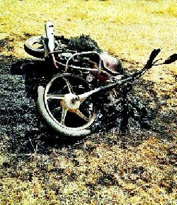 Thieves in the Vadachiwadi area, by fireworks, panic | वडाचीवाडी परिसरात चोऱ्या, जाळपोळीने दहशत