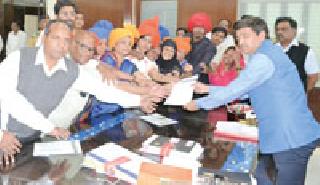 Request: | निवेदन :