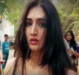 Chaparak through the Manekwin Challenge of the silent spectators in Bangalore | बंगळुरुमधील मूकदर्शकांना मॅनेक्विन चँलेंजच्या माध्यमातून चपराक