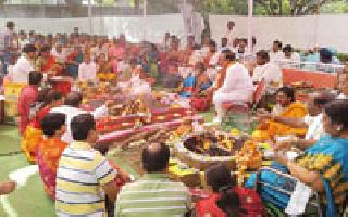 Navchandi Yagna in the initiative of Pugliya to remove the scourge of Paper Mill | पेपर मिलवरील अरिष्ट दूर करण्यासाठी पुगलियांच्या पुढाकारात नवचंडी यज्ञ Navchandi Yagna in the initiative of Pugliya to remove the scourge of Paper Mill | पेपर मिलवरील अरिष्ट दूर करण्यासाठी पुगलियांच्या पुढाकारात नवचंडी यज्ञ