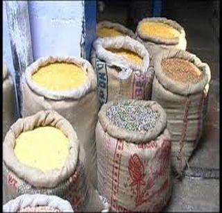 Soldiers sold in the market | जवानांच्या रेशनची बाजारात विक्री Soldiers sold in the market | जवानांच्या रेशनची बाजारात विक्री