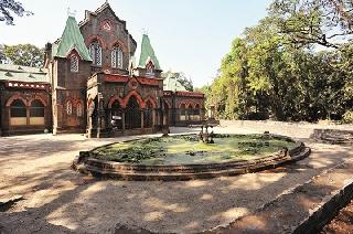 Exotic tourist attraction to the museum | वस्तुसंग्रहालयाला परदेशी पर्यटकांची पसंती Exotic tourist attraction to the museum | वस्तुसंग्रहालयाला परदेशी पर्यटकांची पसंती