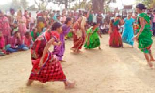 Painted Kabaddi: | रंगली कबड्डी :