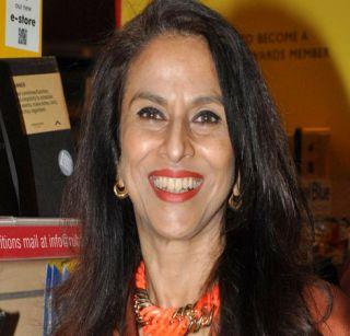 Shobha De reiterated, Sushma Swaraj gave advice to | शोभा डे पुन्हा बरळल्या, सुषमा स्वराज यांना दिला सल्ला Shobha De reiterated, Sushma Swaraj gave advice to | शोभा डे पुन्हा बरळल्या, सुषमा स्वराज यांना दिला सल्ला