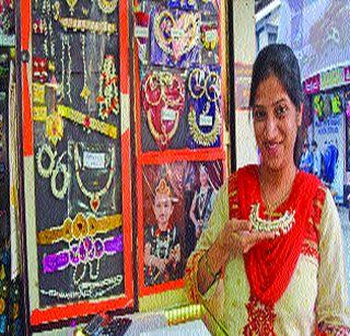 Markets coloring markets! | मकरसंक्रांतीच्या रंगात रंगल्या बाजारपेठा ! Markets coloring markets! | मकरसंक्रांतीच्या रंगात रंगल्या बाजारपेठा !