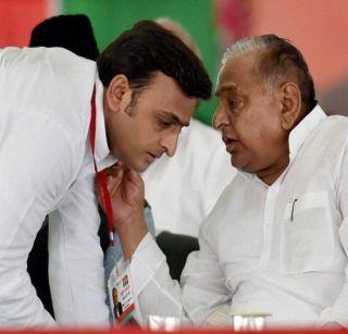 Tension in the SP for election symbol, but no decision has been kept | निवडणूक चिन्हासाठी सपामध्ये दंगल, निर्णय ठेवला राखून Tension in the SP for election symbol, but no decision has been kept | निवडणूक चिन्हासाठी सपामध्ये दंगल, निर्णय ठेवला राखून
