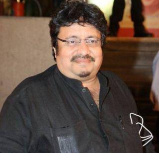 Then, 'Hera Ferry' director Neeraj Vora coma | 'फिर हेरा फेरी' चे दिग्दर्शक नीरज वोरा कोमामध्ये Then, 'Hera Ferry' director Neeraj Vora coma | 'फिर हेरा फेरी' चे दिग्दर्शक नीरज वोरा कोमामध्ये