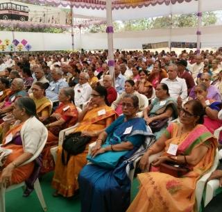 VIDEO: Grandmother filled her grandmother's 'school' | VIDEO : डोंबिवलीत भरली आजी-आजोबांची 'शाळा'