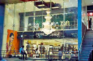 Abduction Offense Against Humble Jewels | कुबडे ज्वेलर्सविरुद्ध अपहाराचा गुन्हा