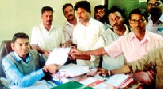 Footpath shoppers became unemployed | फुटपाथ दुकानदार झाले बेरोजगार Footpath shoppers became unemployed | फुटपाथ दुकानदार झाले बेरोजगार