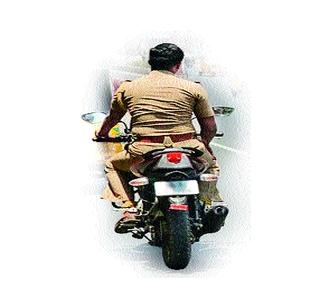 Show Unhellmet Police | विनाहेल्मेट पोलीस दाखवा Show Unhellmet Police | विनाहेल्मेट पोलीस दाखवा