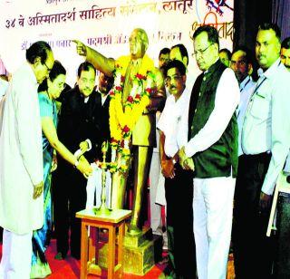 Even after getting justice, there is no atrocity on Khalarangi; Bright Nikam | न्याय मिळवूनही ‘खैरलांजी’त अॅट्रॉसिटी नसल्याने मूठभरांची टिका : अॅड. उज्ज्वल निकम Even after getting justice, there is no atrocity on Khalarangi; Bright Nikam | न्याय मिळवूनही ‘खैरलांजी’त अॅट्रॉसिटी नसल्याने मूठभरांची टिका : अॅड. उज्ज्वल निकम