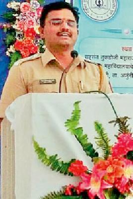 Ensign confidence from the resume | रासेयोेतून वाढतो आत्मविश्वास Ensign confidence from the resume | रासेयोेतून वाढतो आत्मविश्वास