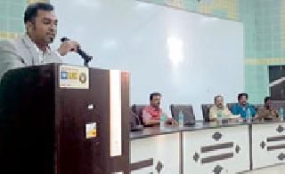 If the patients with disabilities are given immediate treatment then they can save life | अपघातग्रस्त रुग्णांना त्वरित उपचार मिळाल्यास प्राण वाचविता येईल If the patients with disabilities are given immediate treatment then they can save life | अपघातग्रस्त रुग्णांना त्वरित उपचार मिळाल्यास प्राण वाचविता येईल