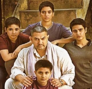 Bollywood biopic scorch | बॉलिवूडला बायोपिकची धुंद Bollywood biopic scorch | बॉलिवूडला बायोपिकची धुंद