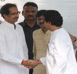 Shiv Sena will give a challenge to the MNS in Dadar | शिवसेना दादरमध्ये मनसेला देणार कडवं आव्हान Shiv Sena will give a challenge to the MNS in Dadar | शिवसेना दादरमध्ये मनसेला देणार कडवं आव्हान