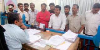 Millions of corruption in the name of encroachment | अतिक्रमणाच्या नावावर लाखोंचा भ्रष्टाचार Millions of corruption in the name of encroachment | अतिक्रमणाच्या नावावर लाखोंचा भ्रष्टाचार