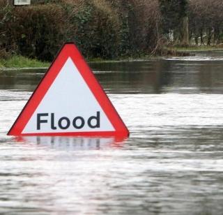 'Raise public information giving information about flood' | ‘पुराची माहिती देणारी सार्वजनिक यंत्रणा उभारा’ 'Raise public information giving information about flood' | ‘पुराची माहिती देणारी सार्वजनिक यंत्रणा उभारा’