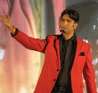 A big push for AAP? Kumar Vishwas on the way to BJP | 'आप'ला बसणार मोठा धक्का? कुमार विश्वास भाजपाच्या वाटेवर