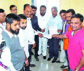 General Manager's visit to Lasalgaon Railway Station | लासलगाव रेल्वेस्थानकाला महाप्रबंधकांची भेट General Manager's visit to Lasalgaon Railway Station | लासलगाव रेल्वेस्थानकाला महाप्रबंधकांची भेट