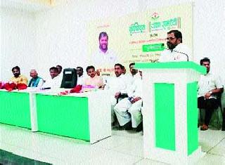 Nissaka will not let anyone go through the throat | निसाका कोणाच्याही घशात जाऊ देणार नाही Nissaka will not let anyone go through the throat | निसाका कोणाच्याही घशात जाऊ देणार नाही