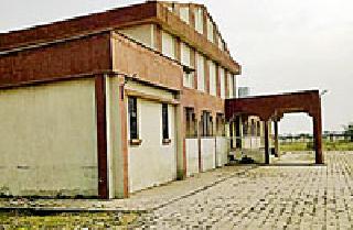 White elephant destined for sports complexion | क्रीडा संकुल ठरतेय पांढरा हत्ती