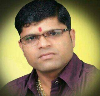 The murderer of the Congress office bearer killed in the garb of the treasurer | काँग्रेसच्या पदाधिकाऱ्याची भरबाजारात धारदार शस्त्राने हत्या The murderer of the Congress office bearer killed in the garb of the treasurer | काँग्रेसच्या पदाधिकाऱ्याची भरबाजारात धारदार शस्त्राने हत्या
