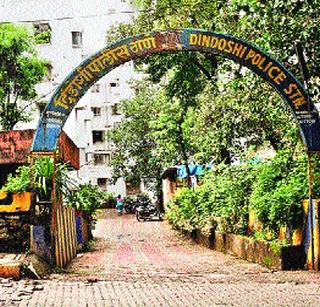 Threatens to raping girl's parents | बलात्कारीत मुलीच्या पालकांना धमक्या Threatens to raping girl's parents | बलात्कारीत मुलीच्या पालकांना धमक्या