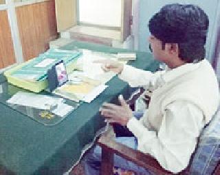 Friendship in 'Whispers' group in the What's App | व्हॉट्स अॅपवरील ग्रुपमधून ‘कर्णबधिर’जपतात मैत्री Friendship in 'Whispers' group in the What's App | व्हॉट्स अॅपवरील ग्रुपमधून ‘कर्णबधिर’जपतात मैत्री