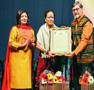 Where is the audience? | ...तेव्हा प्रेक्षक कुठे असतो?