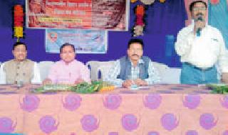 The person can see the intimate of literature | साहित्याने माणूस अंतरंग जाणू शकतो The person can see the intimate of literature | साहित्याने माणूस अंतरंग जाणू शकतो