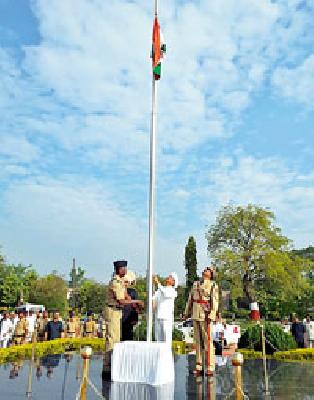 The constitution has strengthened democracy | राज्यघटनेमुळे लोकशाही व्यवस्था मजबूत The constitution has strengthened democracy | राज्यघटनेमुळे लोकशाही व्यवस्था मजबूत