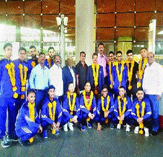 Lose the international lost in Navi Mumbai | नवी मुंबईत आंतरराष्ट्रीय खो - खो सामना Lose the international lost in Navi Mumbai | नवी मुंबईत आंतरराष्ट्रीय खो - खो सामना