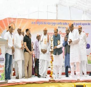 Man-made materials should be made: Vasant Abaji Dahake | माणूस घडविण्याचे साहित्य निर्माण व्हावे: वसंत आबाजी डहाके Man-made materials should be made: Vasant Abaji Dahake | माणूस घडविण्याचे साहित्य निर्माण व्हावे: वसंत आबाजी डहाके