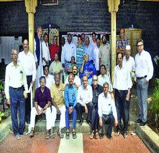 Dr. Kalam co-opted out of 'classmates' | डॉ. कलामांचा सहकारी निघाला ‘त्यांचा’ वर्गमित्र Dr. Kalam co-opted out of 'classmates' | डॉ. कलामांचा सहकारी निघाला ‘त्यांचा’ वर्गमित्र