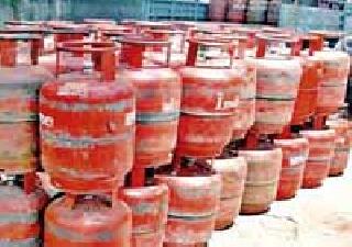 856 gases in the anganwadi | ८५६ अंगणवाड्यात पोहोचला गॅस