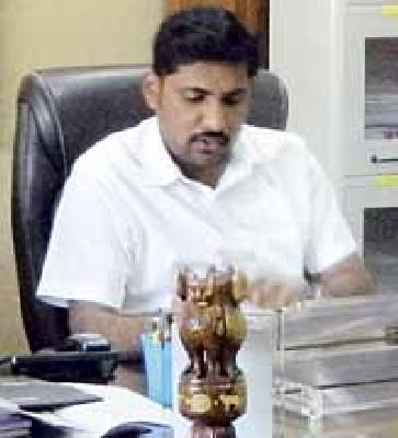 The information about the expenditure on disabled people is not given | अपंग योजनांच्या खर्चाची माहितीच दिली नाही