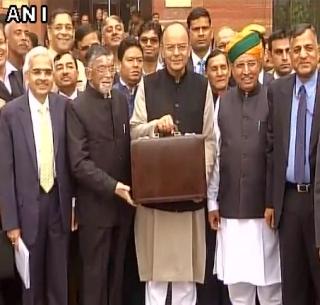 For the first time, the returning files will not be filed | पहिल्यांदाच रिटर्न फाईल करणा-यांची होणार नाही चौकशी For the first time, the returning files will not be filed | पहिल्यांदाच रिटर्न फाईल करणा-यांची होणार नाही चौकशी