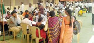 Rainfall of applications on the last day | शेवटच्या दिवशी अर्जांचा पाऊस