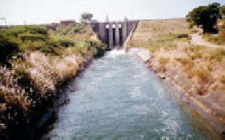 Projects stalled against land acquisition | भूसंपादनाच्या अडथळ्यात रखडले प्रकल्प Projects stalled against land acquisition | भूसंपादनाच्या अडथळ्यात रखडले प्रकल्प