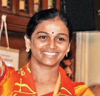 Shubha Raul retires from municipal elections | शुभा राऊळ यांची पालिका निवडणुकीतून माघार Shubha Raul retires from municipal elections | शुभा राऊळ यांची पालिका निवडणुकीतून माघार