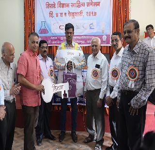 VIDEO - Science should be written in a language that people can understand - Chandrasekhar Kulkarni | VIDEO - सामान्यांना समजेल अशा भाषेत विज्ञान लेखन व्हावे - चंद्रशेखर कुलकर्णी